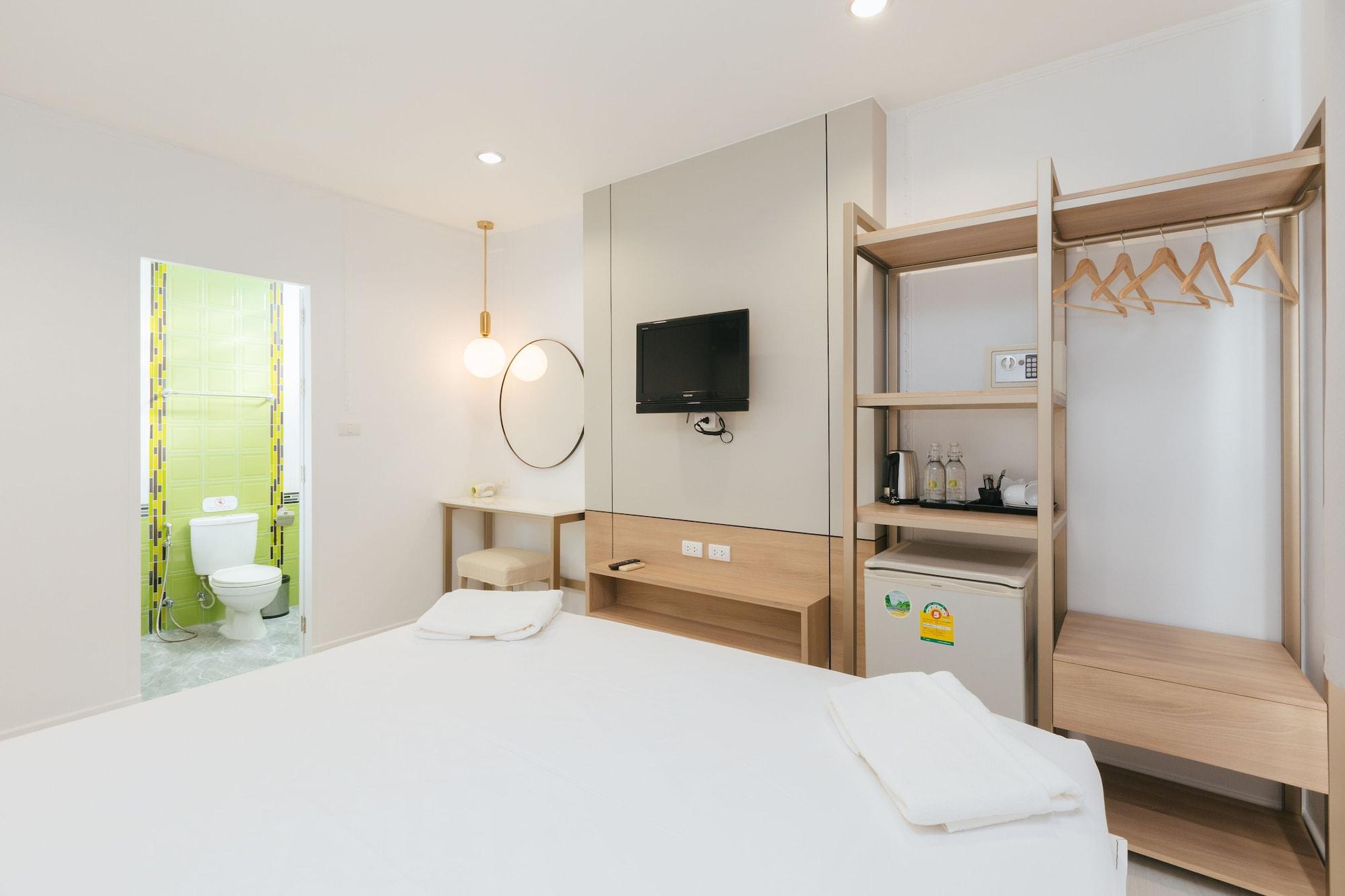 Baan Sutra Guesthouse Phuket Zewnętrze zdjęcie
