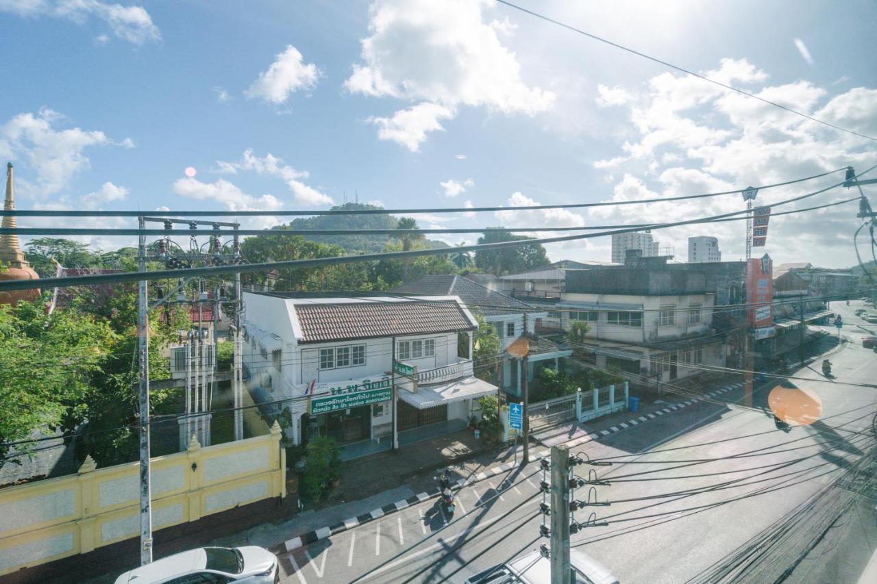 Baan Sutra Guesthouse Phuket Zewnętrze zdjęcie