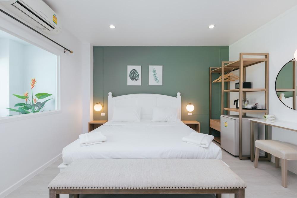 Baan Sutra Guesthouse Phuket Zewnętrze zdjęcie